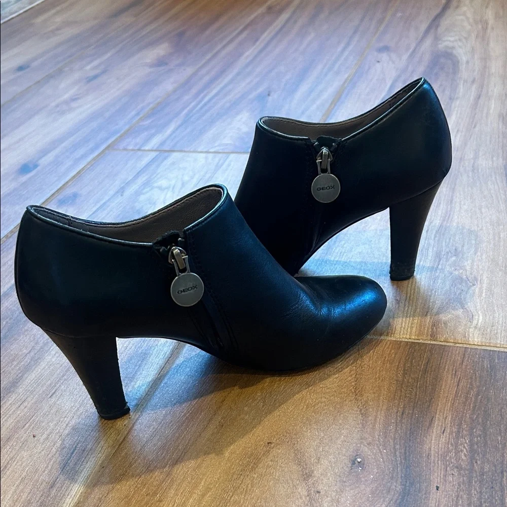 Geox Respira | Black Leather Ankle Booties